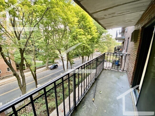 Foto del edificio - 135 Pleasant St