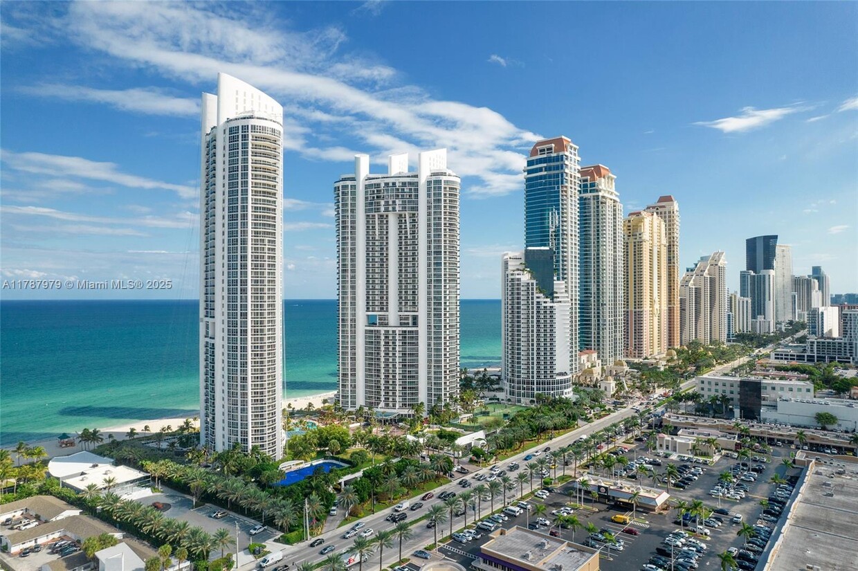 Primary Photo - 18201 Collins Ave