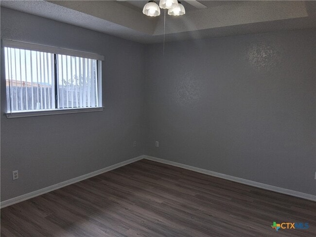 Foto del edificio - 3801 Riverrock Dr