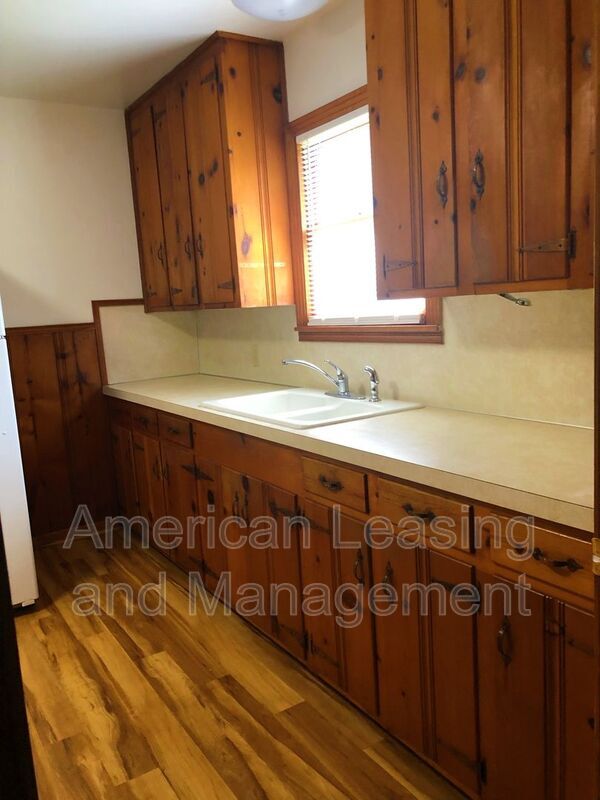 Building Photo - 885 Callaway Dr