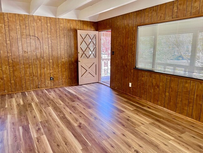 Building Photo - Charming 1 Bedroom + Loft Cabin with Backy...