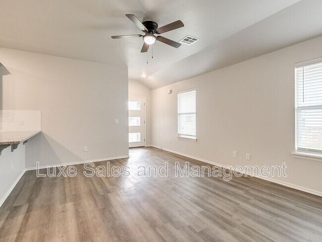 Foto del edificio - 10716 Lawson Pl Rd