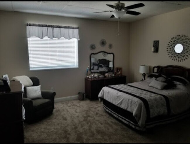 Master bedroom - 504 Roosevelt St