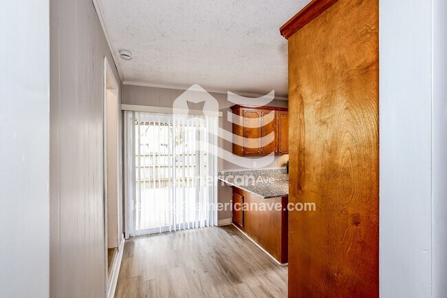 Foto del edificio - 711 Greendale Dr