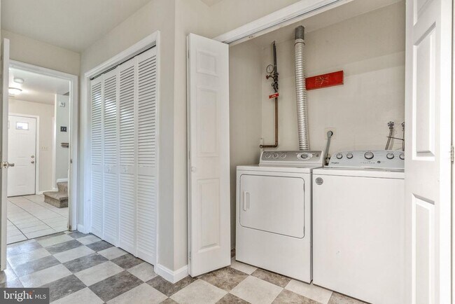 Foto del edificio - 13606 Captain Marbury Ln