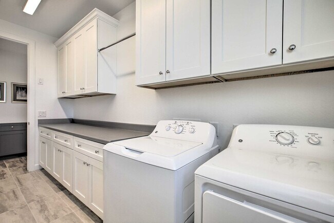 Building Photo - 16456 W Monterey Way