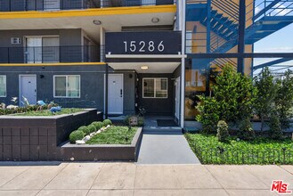 Building Photo - 15286 Sutton St