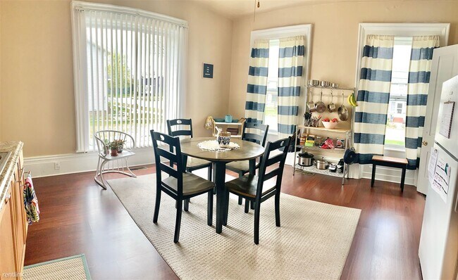 Foto del edificio - 2 br, 1 bath Duplex - 89 S Monroe St Apt 1