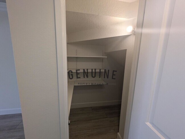Foto del edificio - Beautiful 3Bd 2.5Ba Costa Mesa Townhome