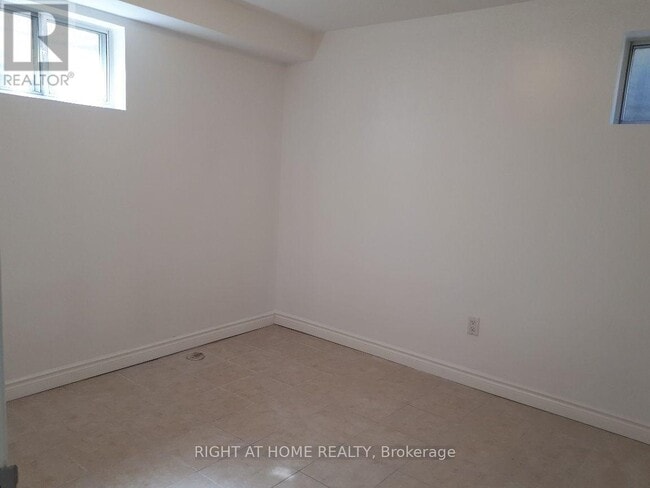 Building Photo - 401 Mississauga Vly Blvd