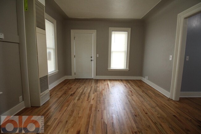 Building Photo - 116 Gold Ave SW