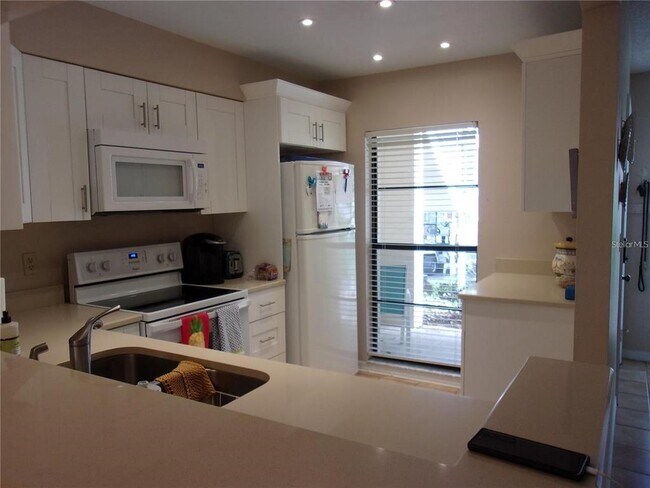 Foto del edificio - 319 Knottwood Ct