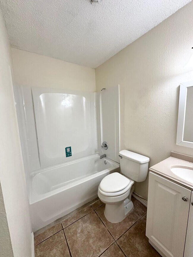 Foto del edificio - 3 Bed 2 Bath Ready to Rent!