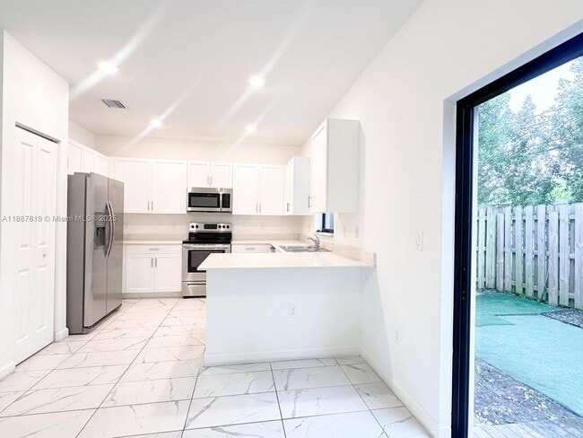 Foto del edificio - 20634 NE 2nd Ct