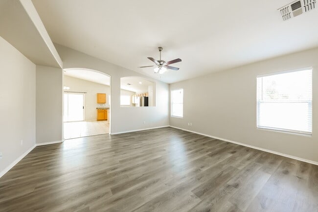 Building Photo - 15189 W Woodlands Ave