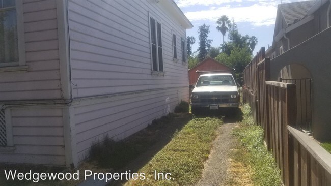Foto del edificio - 2 br, 1 bath House - 682 E. Julian Street