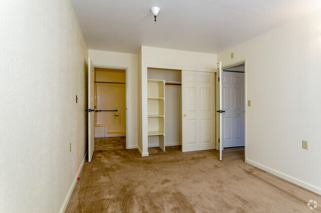 1BR, 1BA - 575SF - Auburn Ravine Terrace - 55+ Active Adult A...