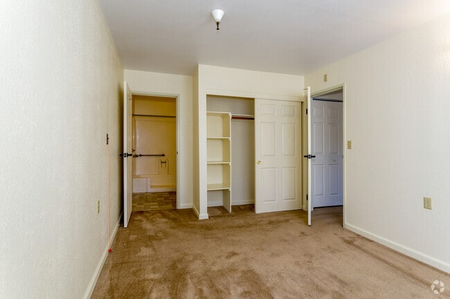 1BR, 1BA - 575SF - Auburn Ravine Terrace - 55+ Active Adult Apartments