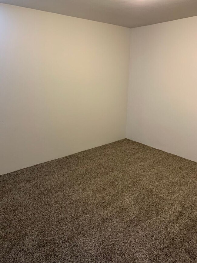 Foto del edificio - 4 Bedroom, 2 Bathroom Home for Rent with B...