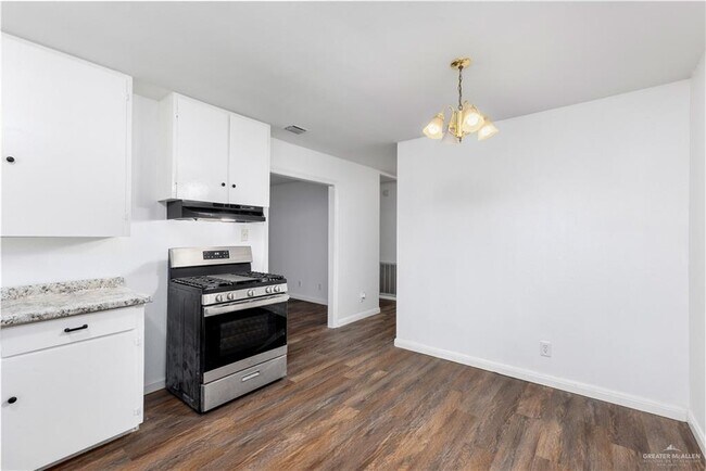 Foto del edificio - 21 S 6th St