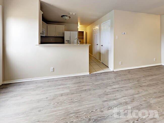 Foto del edificio - 5614 Red Canyon