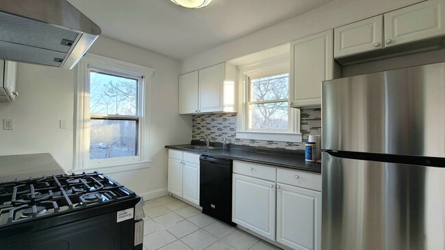 Building Photo - 630 Palisade Ave