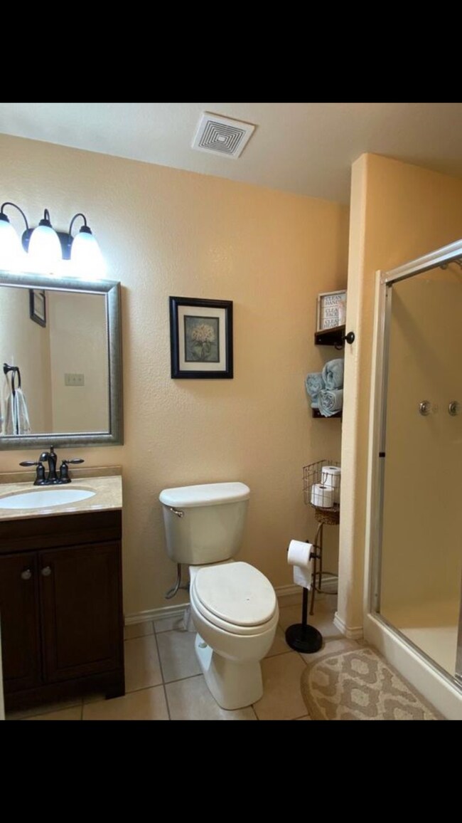 Shared Restroom - 1184 Lazar Dr
