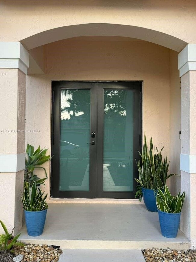Building Photo - 925 Briar Ridge Rd