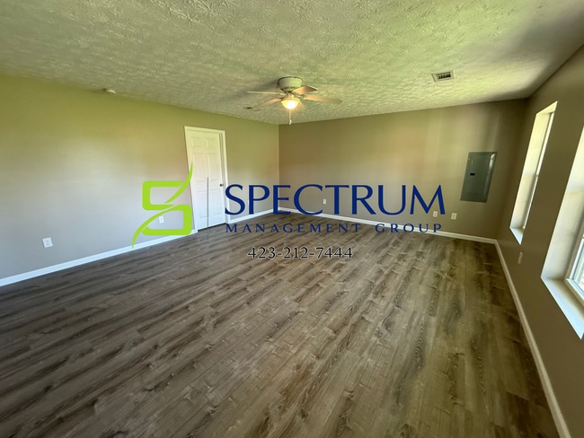 Building Photo - 3 bedroom, 2 bathroom home in White Pine