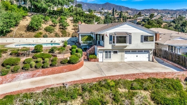 Foto principal - 909 Cavanagh Rd