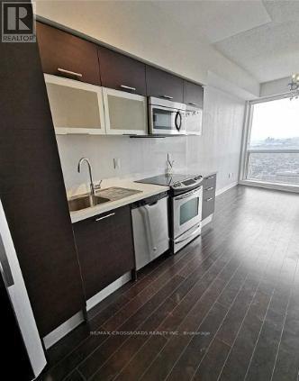 Building Photo - 386 Yonge St