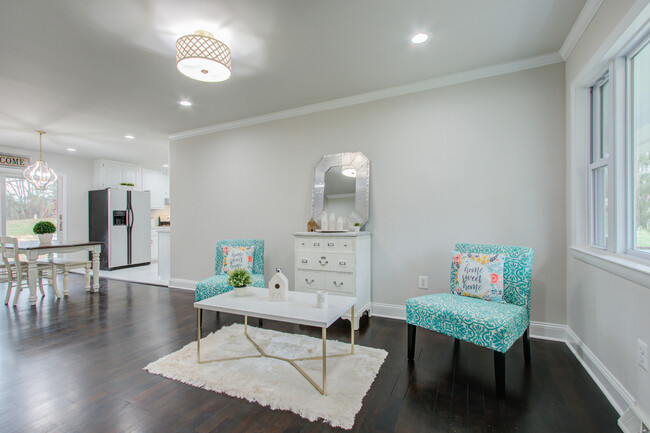 Building Photo - 5007 Dogwood Dr