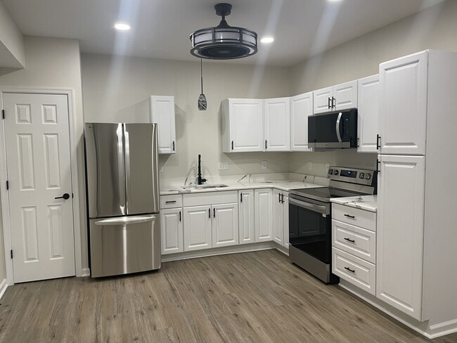 Building Photo - 2115 Harrison Ave