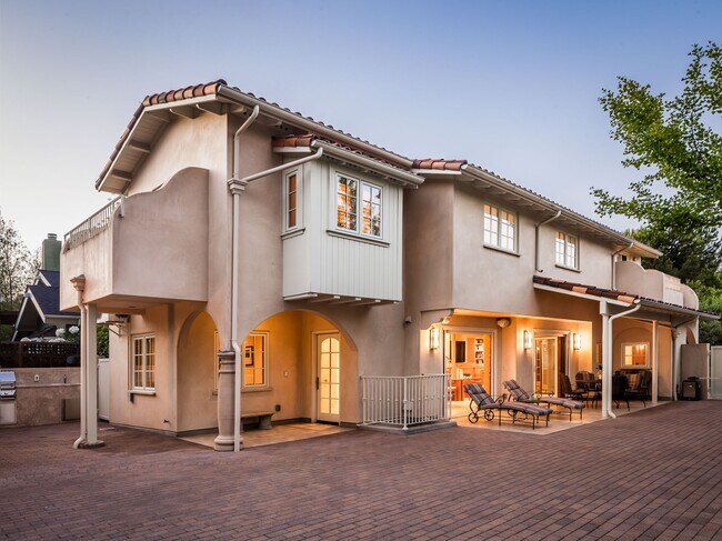 Building Photo - 1630 Portola Ave