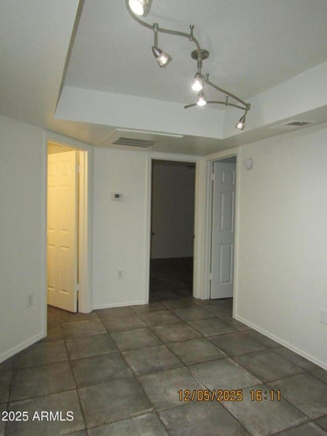 Building Photo - Baseline Road - #102