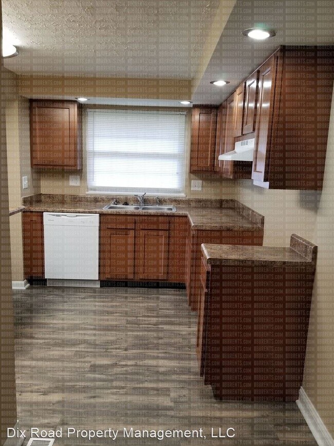 Building Photo - 3 br, 1.5 bath House - 1385 Maplegrove Drive
