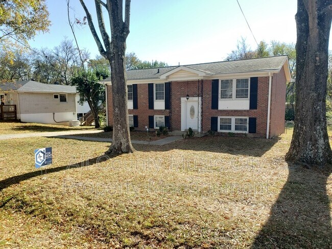 Building Photo - 5021 Bonnameade Dr