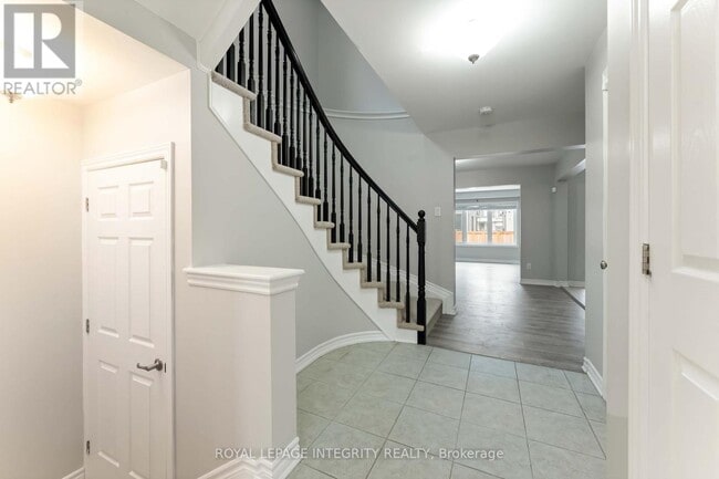 Building Photo - 408 Aphelion Cres