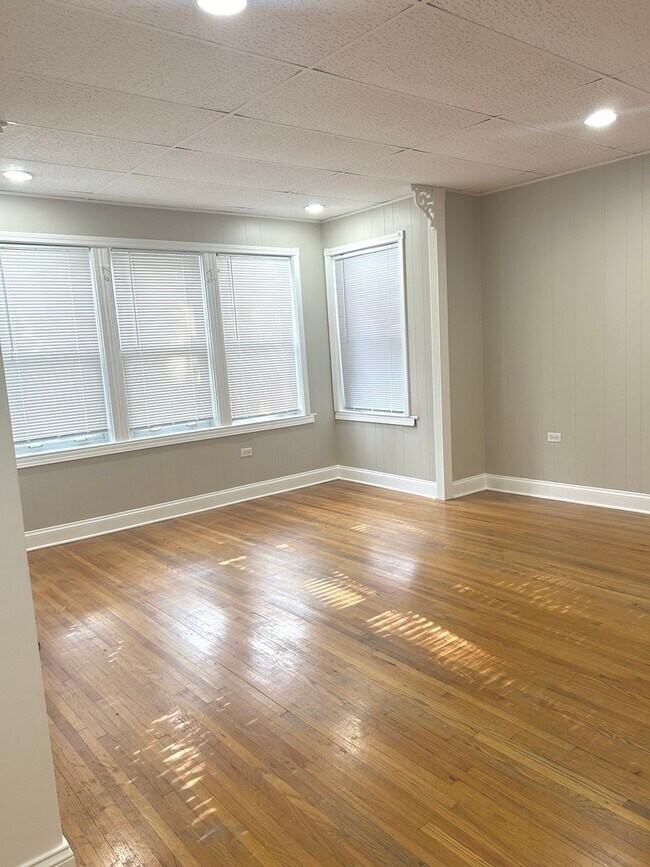 Foto del edificio - 1403 N Maplewood Ave