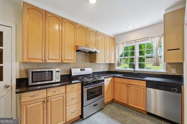 Building Photo - 1383 Fenway Cir