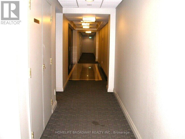 Photo du bâtiment - 2815-2818 PARKVIEW Ave