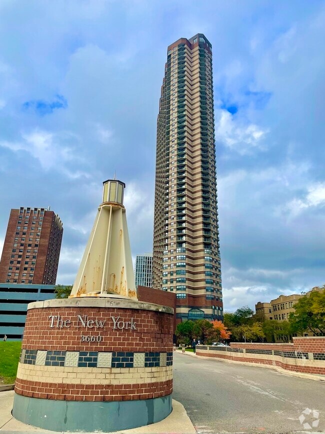 Building Photo - 3660 N Lake Shore Dr