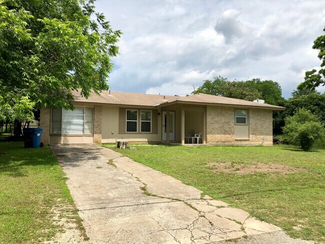 Foto del edificio - 3 Bedroom/2 Bath Indian Waters Subdivision