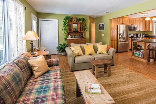 Building Photo - 16 Beechwood Dr