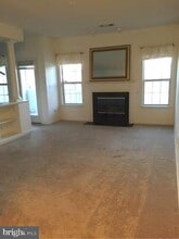 Building Photo - 1708 Lake Shore Crest Dr