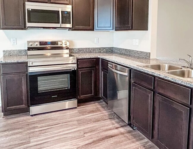 Foto del edificio - Like new 4-bed/2-bath!