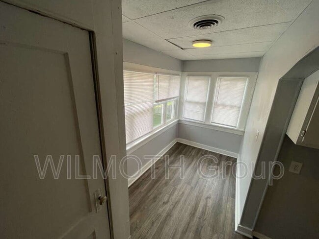 Building Photo - 129 W Hendricks St