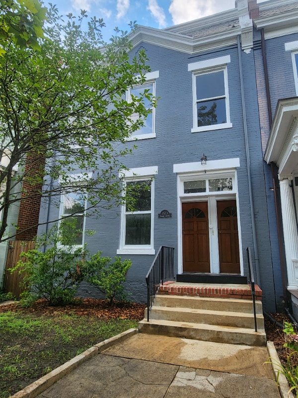 Primary Photo - 2123 Stuart Ave