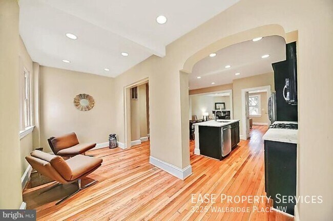 Building Photo - 3225 Walbridge Pl NW
