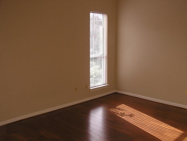 Building Photo - 716 Bering Dr